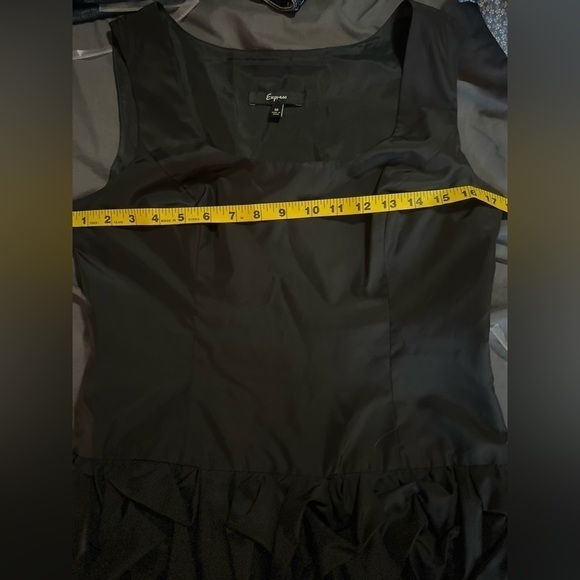 Express sleeveless mini Black Ruffle Cocktail Dress size 10 - Picture 3 of 9